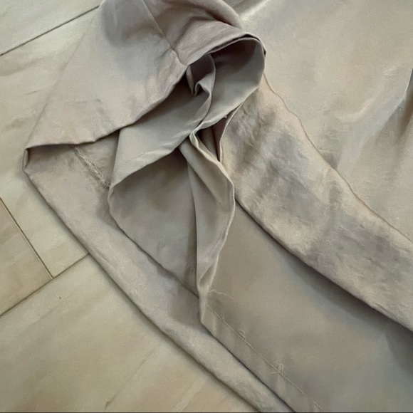 Vince Camuto- Dress Satin Bottom Knit Top Size Medium - Picture 4 of 9